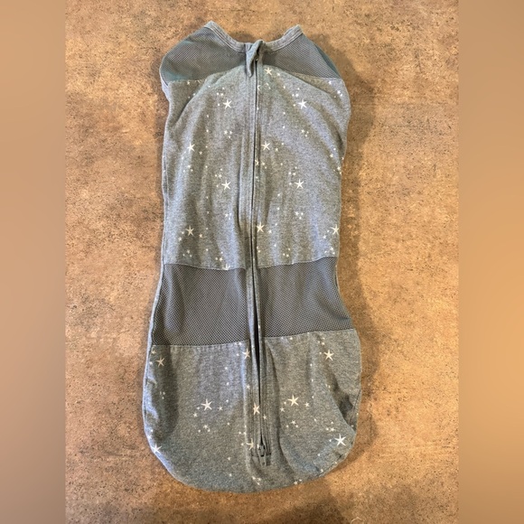 Happiest Baby Gray Star-Patterned Baby Swaddle. Size Medium - Picture 1 of 7